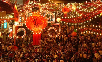 親切なリマインダー: 世紀は春祭りの間に休日の休憩を取ります